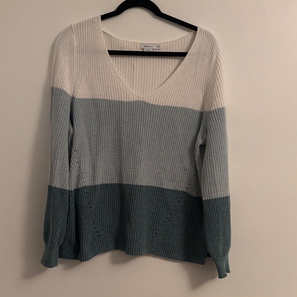 Reitmans Colorblock V-Neck Sweater size XL - Picture 6 of 6